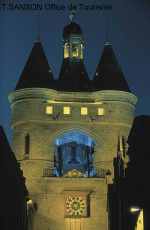Office de Tourisme Bordeaux Grosse Cloche mise en lumi&egrave;re T. SANSON