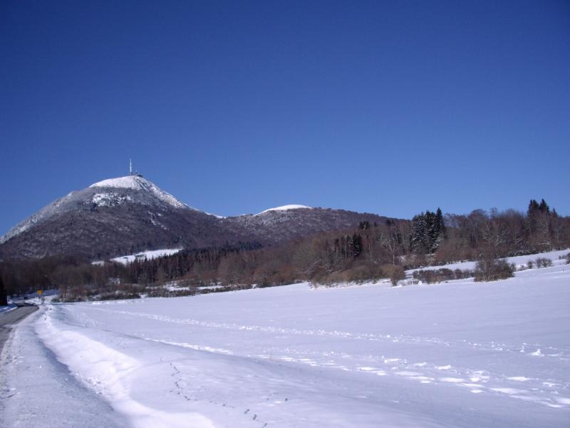 vue hivernale Cha&icirc;ne des Puys