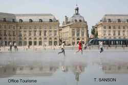 Office de tourisme de Bordeaux Miroir d'eau T. SANSON